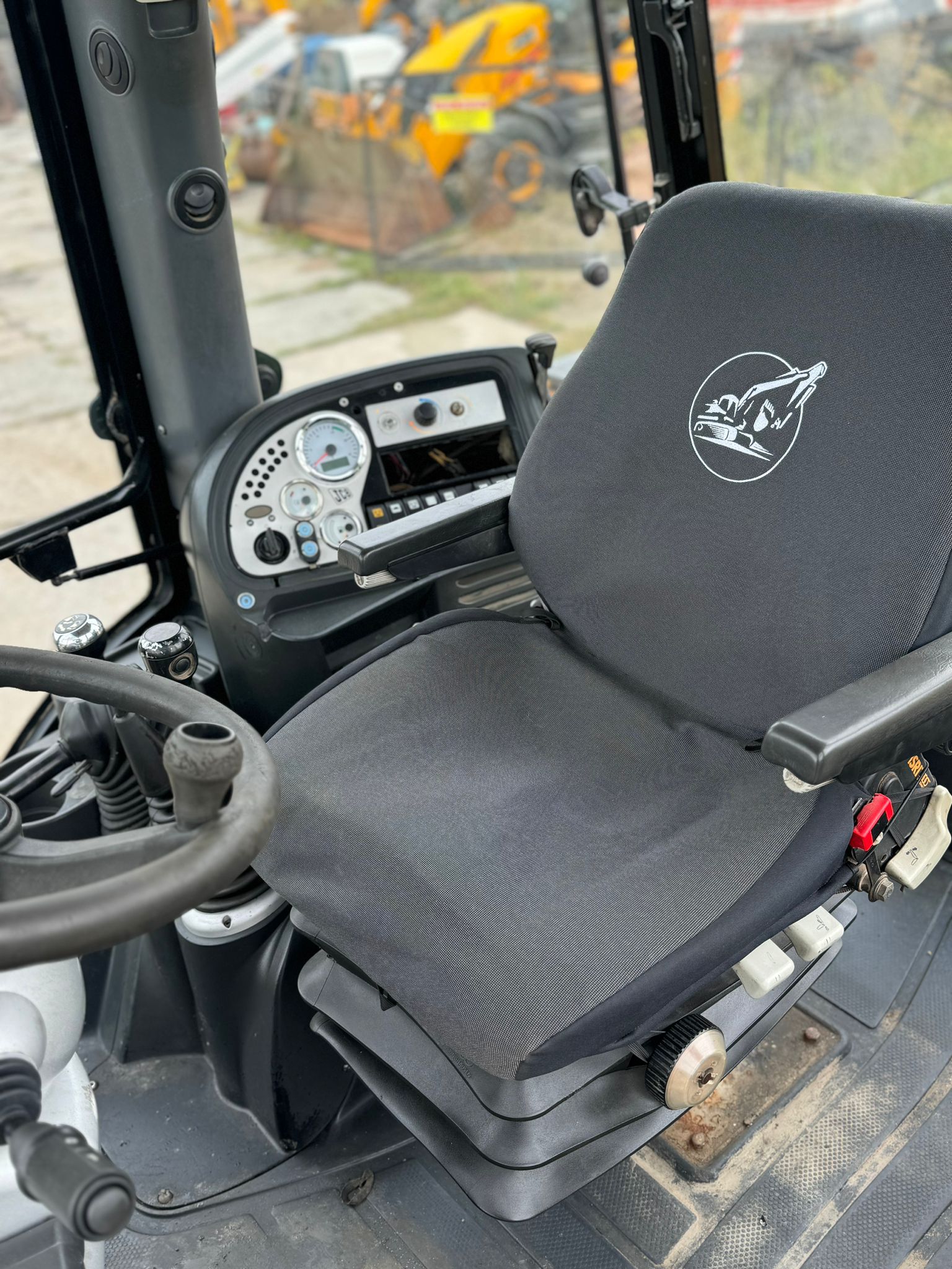 Photo 2 de Tractopelle JCB 3CX